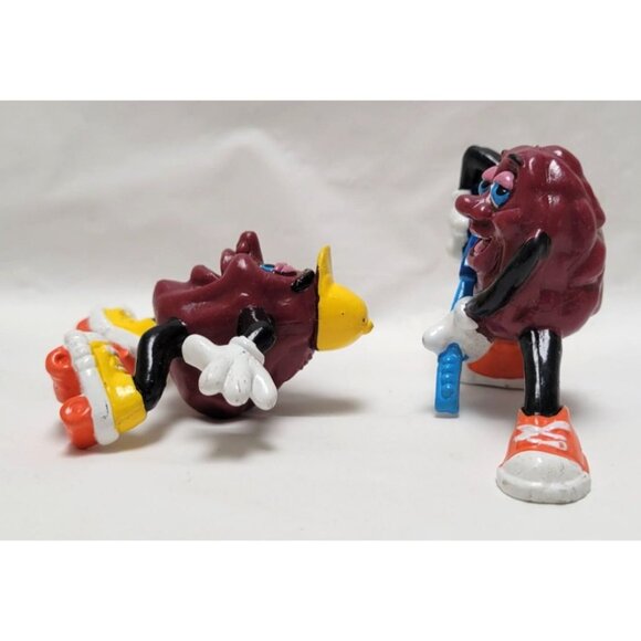 Lot of 2 Vintage 1988 California Raisins PVC Figurines Roller Skates Guitar - Picture 2 of 6